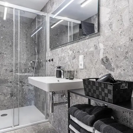 Kiechls Homebase - Adults Only * 테란즈