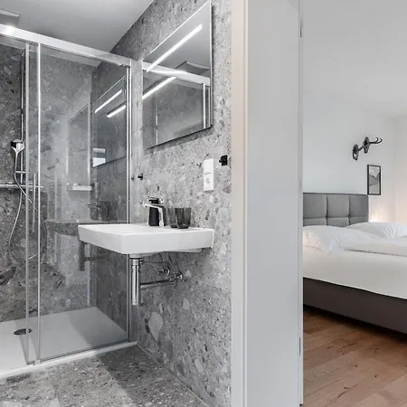 Kiechls Homebase - Adults Only